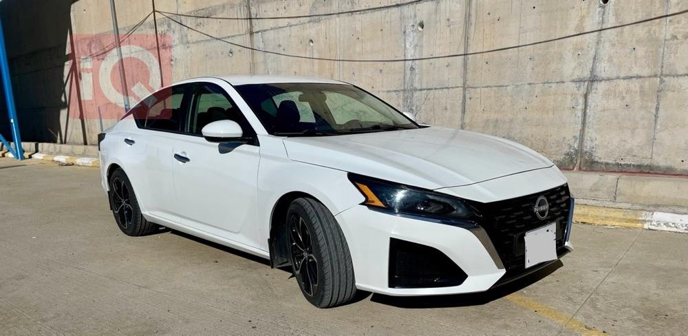 نيسان ألتيما